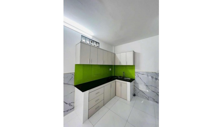 HẺM 5M THÔNG, 32M2, 2 TẦNG, GẦN CHỢ, HƯƠNG LỘ 3 GIÁ CHỈ 3.05 TỶ